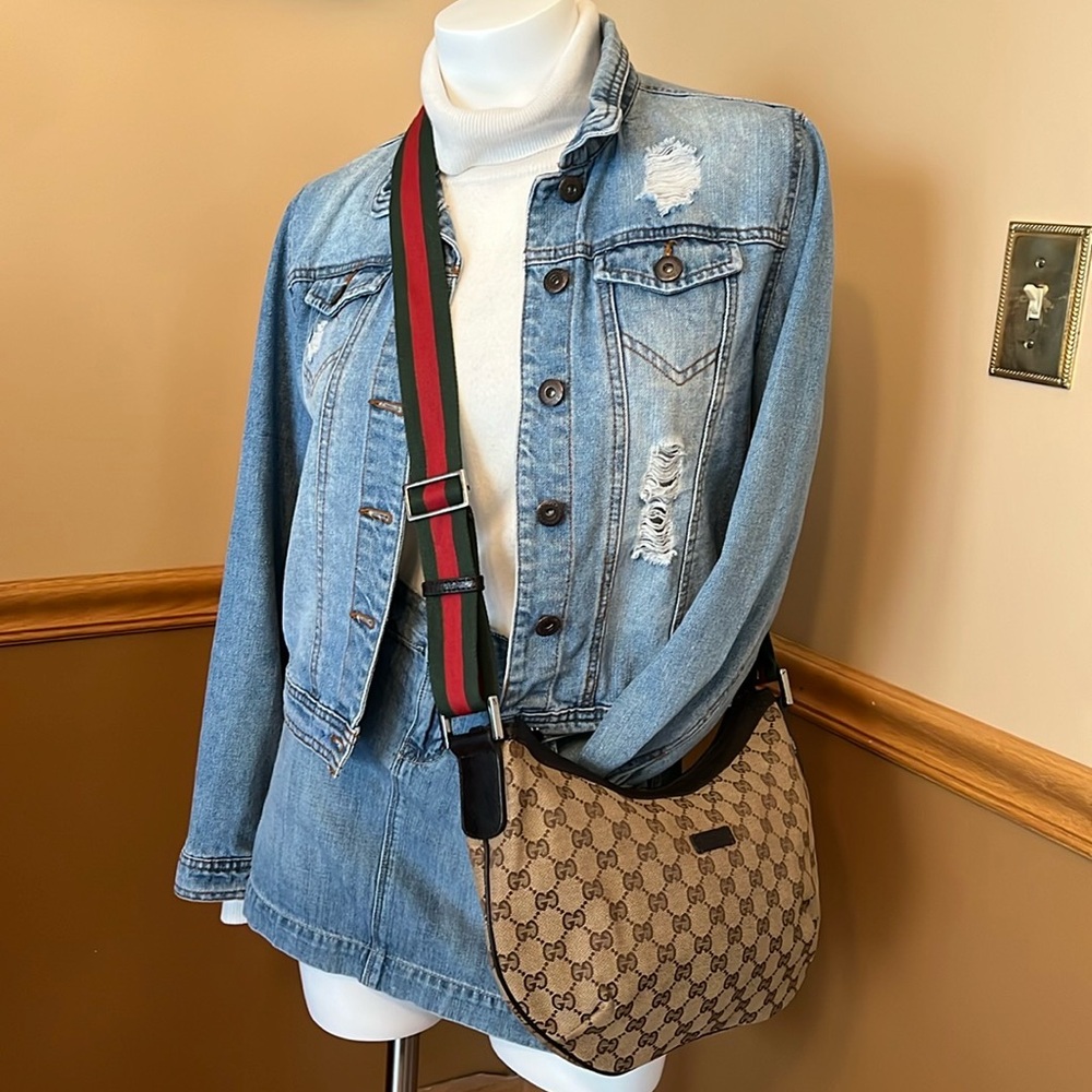 Gucci GG Canvas Web Half Moon Crossbody 🌸
